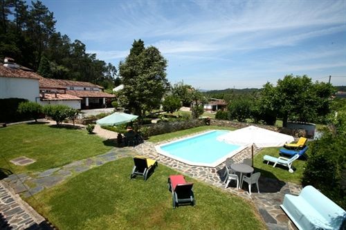 Quintal De Alem Do Ribeiro-turismo Rural Gasthuis 3*